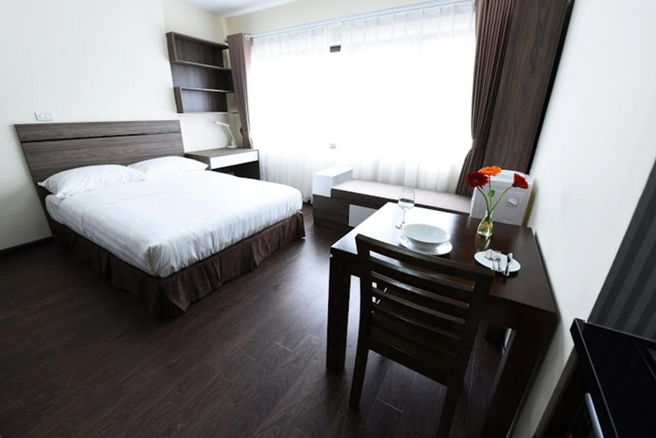Granda Legend Apartment Hanoi Bagian luar foto